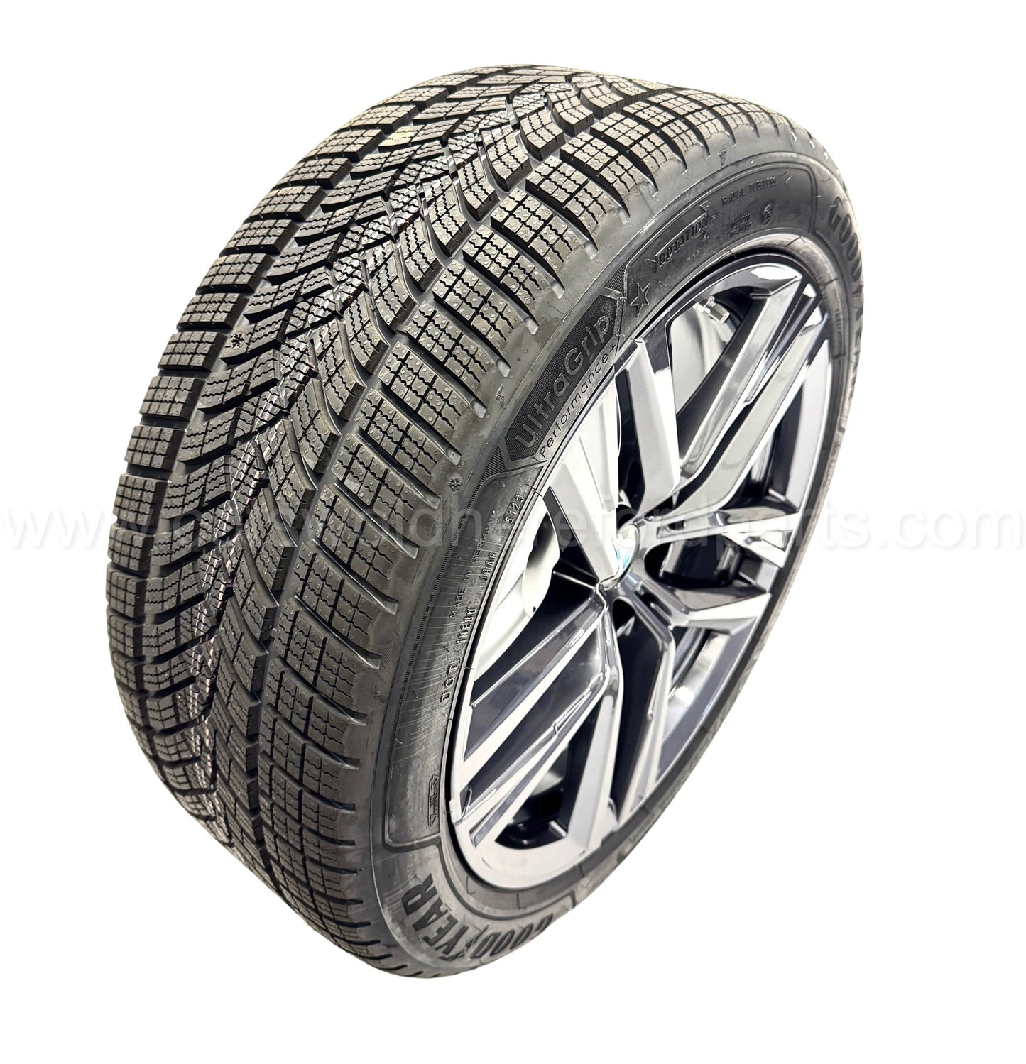 Genuine BMW G26 4 series i4 853 Winter Wheel & Tyre Set 18" Goodyear 36115A45E02